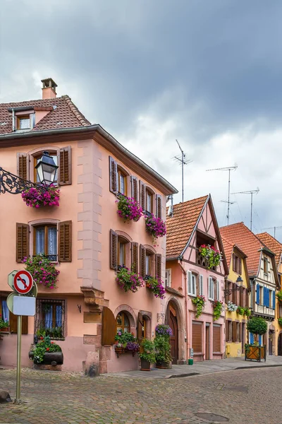 Улица Историческими Домами Ribeauville Эльзас Франция — стоковое фото