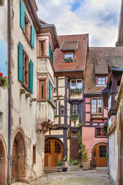Улица Историческими Домами Riquewihr Эльзас Франция — стоковое фото