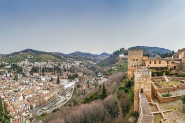 Alcazaba Kalesi 'nden Alhambra ve Granada şehri, İspanya