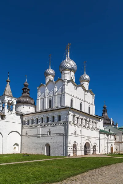 ロシアのロストフ クレムリンにおけるキリストの復活の門教会 — ストック写真