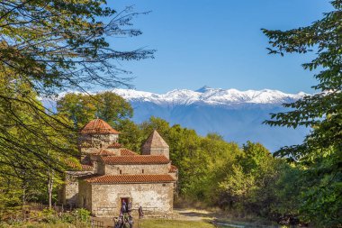 Telavi, Gürcistan'dan 7 km Gürcü Ortodoks Manastırı mimari ensemble Dzveli (eski) Shuamta olduğunu