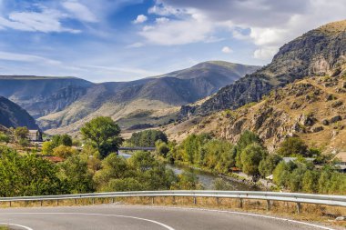 Kura Nehri Vadisi yakınındaki Vardzia mağara Manastırı, Georgia