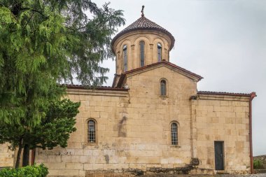 Motsameta Manastırı Kutaisi, Gürcistan'dan bulunduğu 6 km mesafededir. Günümüzde kilise geri tarihleri 11 yüz