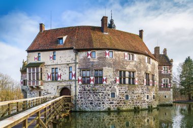 Ludinghausen, Kuzey Ren-Vestfalya 'daki Vischering Kalesi Almanya' nın Munster bölgesindeki en tipik demirlemiş kaledir.