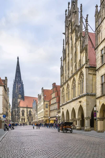 Blick Auf Den Prinzipalmarkt Mit Historischem Rathaus Und Kirchturm Münster — Stockfoto