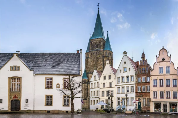 Историческая Рыночная Площадь Церковью Святого Лаврентия Варендорф Германия — стоковое фото
