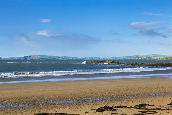Garylucas Sahili, İrlanda 'nın County Cork şehrindeki Kinsale' in Old Head of Kinsale 'de bulunan beyaz kumlu bir plajdır. Sonbahar