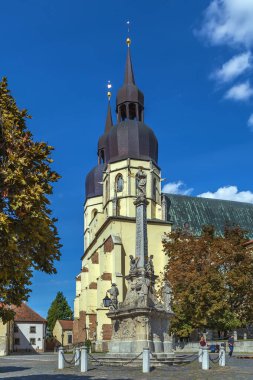 Saint Nicolas Kilisesi, Slovakya 'nın Trnava şehrinde yer alan bir Gotik katedraldir. 1380 ve 1421 yılları arasında inşa edilmiş.