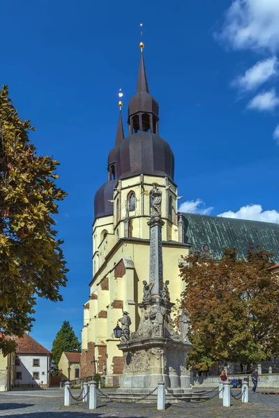 圣尼古拉教堂 Saint Nicolas Church 是斯洛伐克特雷纳瓦的一座哥特式大教堂 它建于1380年至1421年之间 — 图库照片