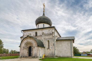Aziz George Katedrali 1230 ve 1234 yılları arasında Yuryev-Polsky 'de inşa edilmiştir.