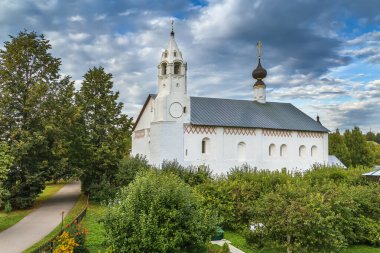 Aracı manastır, Suzdal, Rusya 'daki Gebelik Kilisesi' ne bağlı soğutma odası.