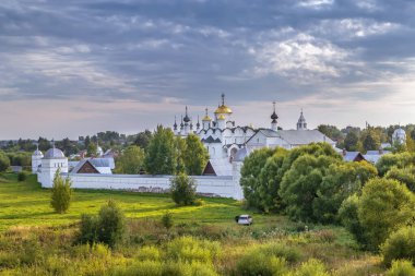 Rusya Suzdal 'daki şefaat manastırı manzarası