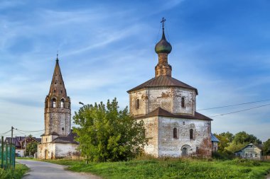 Suzdal, Rusya 'da çan kulesi olan Kutsal Haç Kilisesi