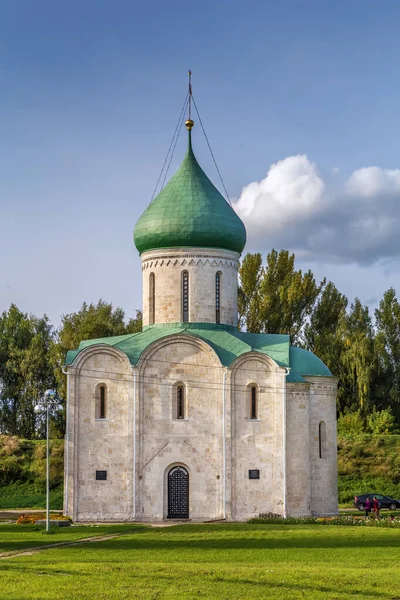 12世紀のペルスラヴル ザレスキーにおけるイエスの変容の大聖堂は ロシアの建築学のウラジミール スザールスキー学校の現存する建築記念物の中で最も古いものである — ストック写真