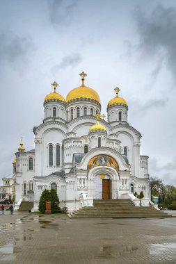 Rusya 'daki Saint Seraphim-Diveyevo Manastırı' ndaki Şekil Değiştirme Katedrali
