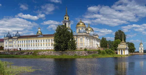 Monasterio Nilov Está Situado Isla Stolobny Lago Seliger Rusia —  Fotos de Stock