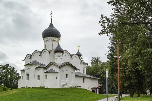 Basilika kyrkan på kullen, pskov — Stockfoto