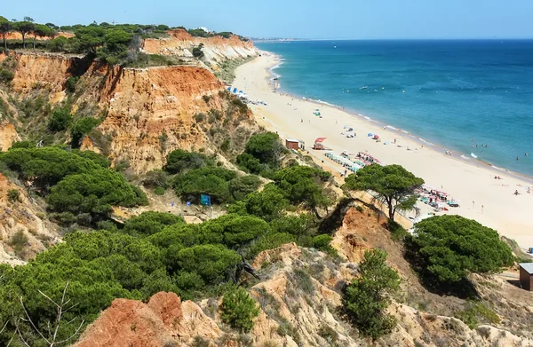 Пляж рядом с Албуфейрой, Португалия — стоковое фото