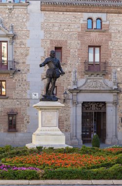 Don Alvaro de Bazan, Madrid heykeli 