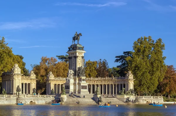 Пам'ятник Alfonso Xii, Мадрид — стокове фото
