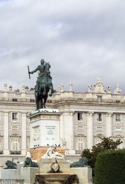 Philip IV, Madrid anıt