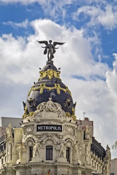 Metrópole construindo, madrid — Fotografia de Stock