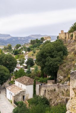 Ronda eteklerinde görünümünü