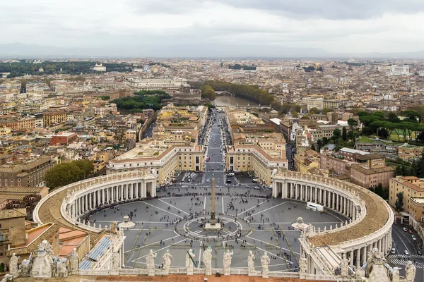 Vista da Praça São Pedro e Roma, Vaticano — Fotografia de Stock