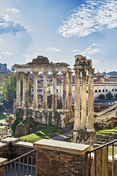 サトゥルヌス神殿、ローマ — ストック写真
