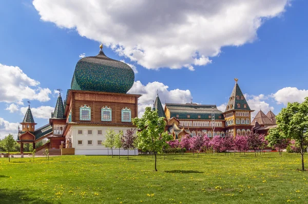 Dřevěný palác v Tverská ulice, Moskva — Stock fotografie