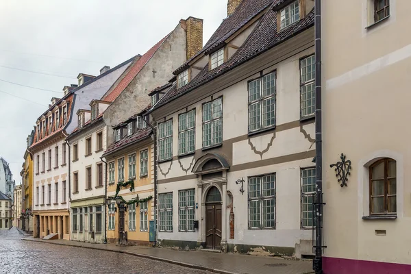 Straat in de oude stad van riga — Stockfoto