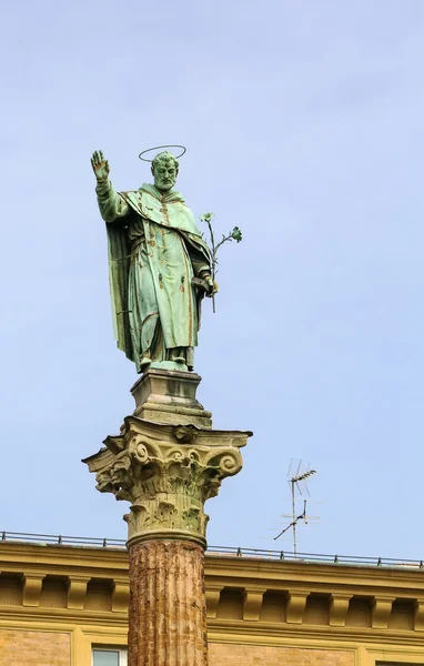 Socha svatého Dominico, Bologna, Itálie — Stock fotografie