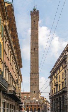 Asinelli Kulesi, Bologna