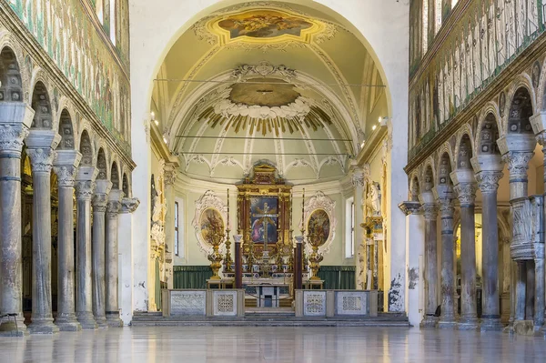 Basilica di Sant'Apollinare Nuovo, Ravenna. Italia — Foto Stock