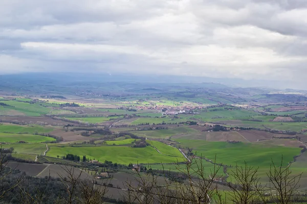 Paisaje cerca de Montalcino, Italia — Foto de Stock