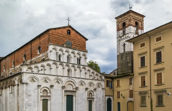 Chiesa di santa maria forisportam, lucca, italien — Stockfoto