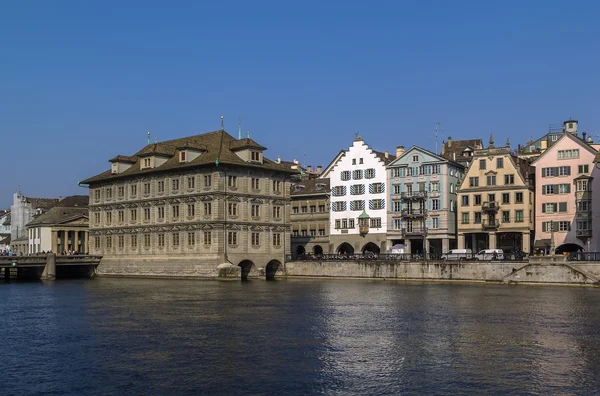 Argine del fiume Limmat, Zurigo — Foto Stock
