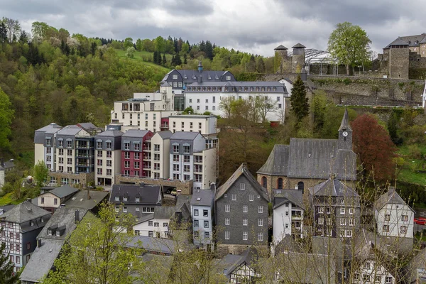 Vista de Monschau desde la colina, Alemania — Foto de Stock