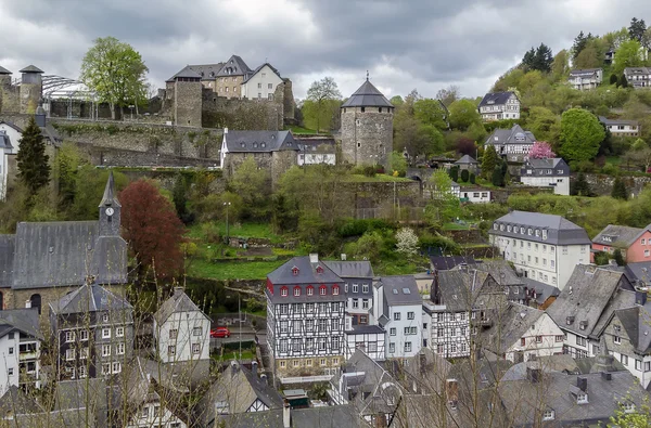 Vista de Monschau y castillo desde la colina, Alemania —  Fotos de Stock