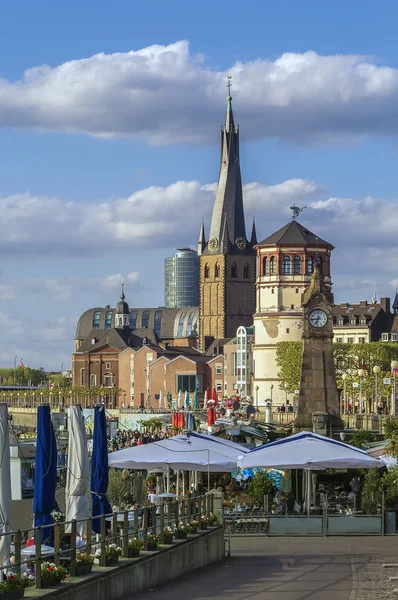 Blick auf die Düsseldorfer Altstadt, Deutschland — Stockfoto