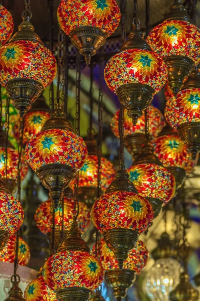 Turkse lampen in de Grand Bazaar, Istanbul — Stockfoto