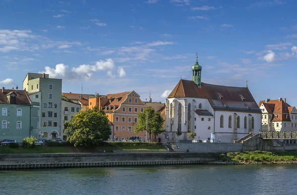 View Regensburg with Church of St. Oswald — Stock Photo, Image