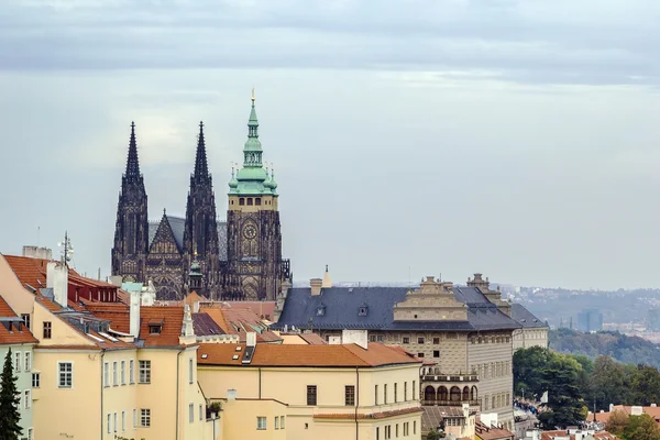 Vista della Cattedrale di San Vito, Praga — Foto Stock