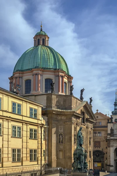 Kyrkan av St Francis seraf, Prag — Stockfoto