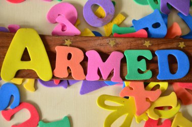 soyut silahlı kelime 