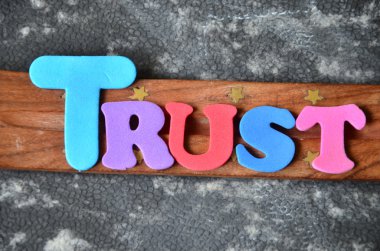 Kelime soyut olarak güven