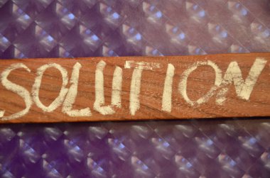 Kelime yazmak çözüm değil. Bir şeyi başaramayan bir şeyin ya da çözümün sürecinin iş fotoğrafı gösterimi