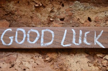 Eski ahşap tahtada iyi şanslar.