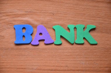 Tahta küplerde banka alfabesi