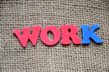 Soyut ahşap bir arkaplanda kelime çalışması